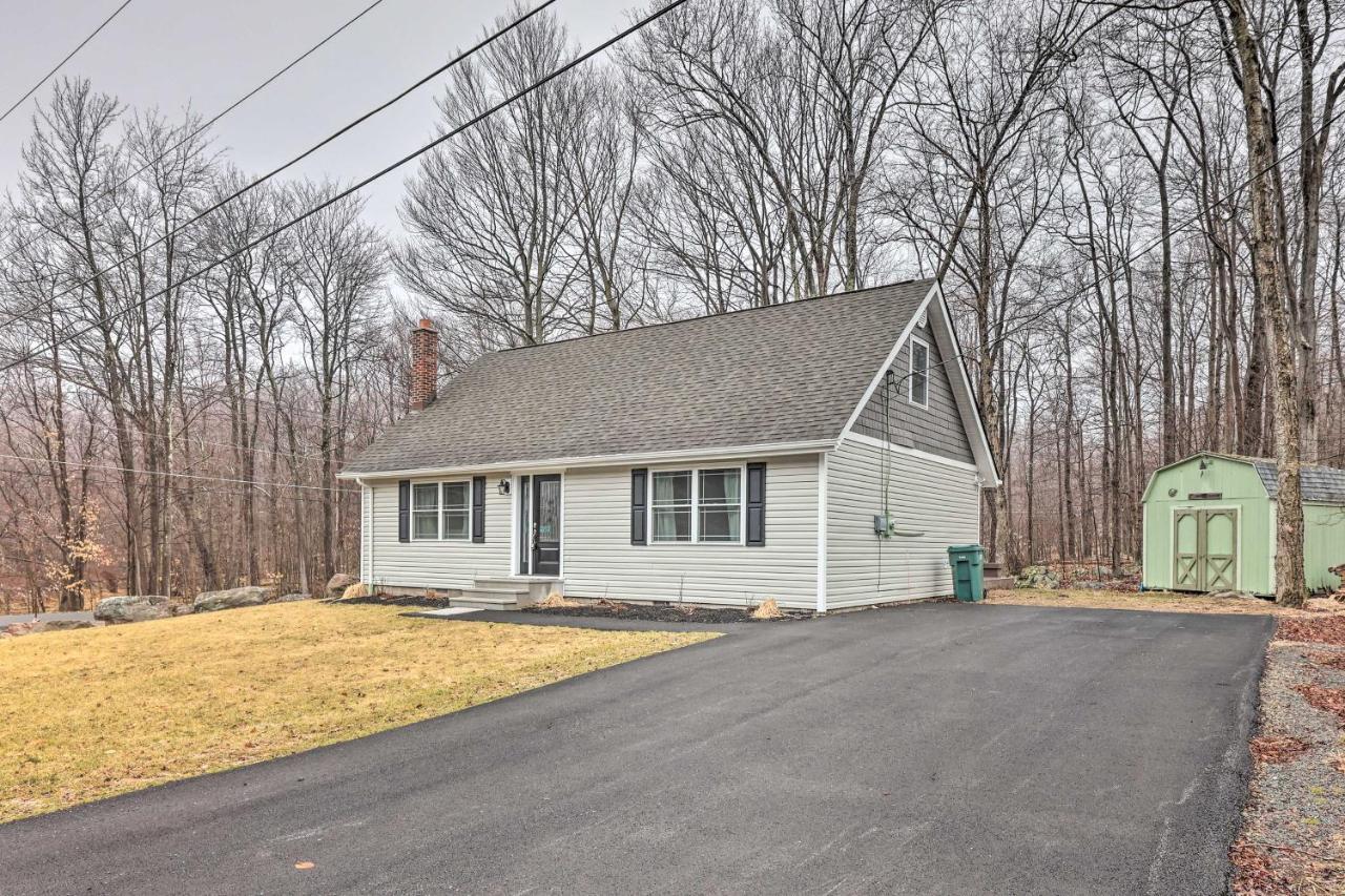 Holiday home Cozy Poconos Retreat About 1 Mi To Carobeth!